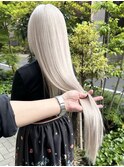 春のトレンド外国人風ホワイトベージュとハイトーンロング