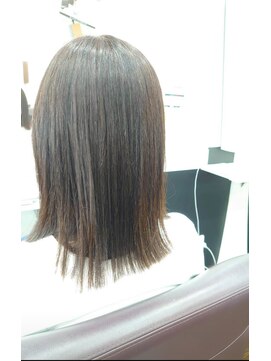 ヴィアーレアンクスタイル(VIALE Ank style) 酸性ストレートとカラー