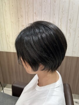 アース 天満橋店(HAIR & MAKE EARTH) ◎透明感ブルーブラック×夏色切りっぱなしショート