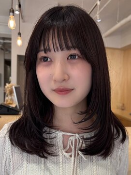 フルリール(fleurir) 顔周りザクザクレイヤースタイル