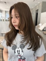 アトロ(Atoro)&nbsp;ブリーチなしベージュカラー×顔周りたっぷりレイヤーカット
