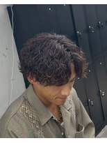 オーバル ジングウマエ(OVARL jingumae)&nbsp;縦落ちパーマツイストスパイラルパーマ縦落ちセンターパート
