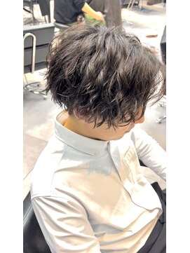 エレナ(elena) ツイストスパイラルパーマアップバング束感ショート