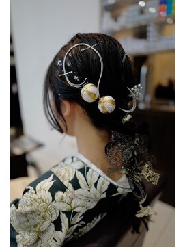 タクミフォーヘアー(TAKUMI for hair) ダウンスタイル水引アレンジ
