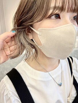 ロット 横浜店(lot) 小顔外ハネレイヤーショートボブ×イヤリングカラー[横浜駅]