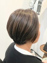 アイノ(AINO.)&nbsp;暗め白髪ぼかしカラー×ショートレイヤー[茅ヶ崎/茅ヶ崎駅/湘南]