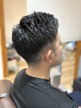 床屋 ノット(KNOT) ツーブロ×刈り上げ×アップバングショート【理容室】