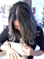 ブレイズヘアー(BLAZEhair)&nbsp;【海外スタイル】ホワイトシルバーバレイヤージュ×ブリーチ２回