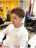 短髪スパイキーショートベージュカラーブリーチ