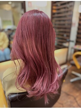 ヘアーコンセプト イロエンピツ(HAIR CONCEPT IROENPITSU) ふわっと色づく、ピンクヘアカラーで透明感