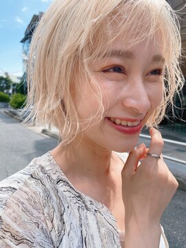 フィーネ つくば(Fi-Ne) 抜きっぱなしブロンド　ヘイリーボブ　ミニマルボブ　つくば
