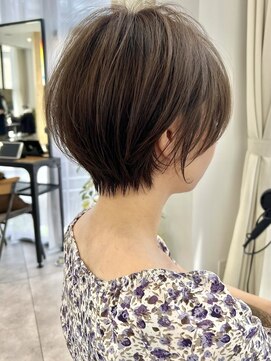 ビューシンサイバシ(VIEW SHINSAIBASHI) 前髪カット*イメチェンショートボブ*カーキグレージュ
