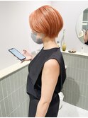 オレンジカラーのショートヘア