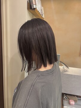 カミビト マヴィー(kamibito mavie) 切りっぱなしボブ