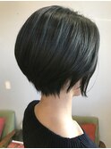 硬くてハリがある髪質でもまとまるショートスタイル