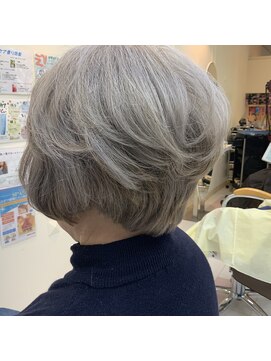 ヘアーアンドメイク ピーチ(hair&make Peach) ふんわりグレーヘア