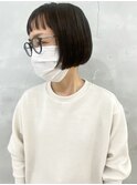 オン眉ぱつっと前髪の黒髪ミニボブ
