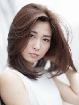 ニル 柏の葉(Nil) ☆20代30代40代　レイヤーカット　大人ミディアム　☆