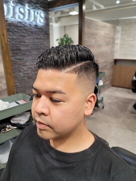 ロワジール(Loisirs) フェードカット