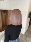 ピンクベージュ