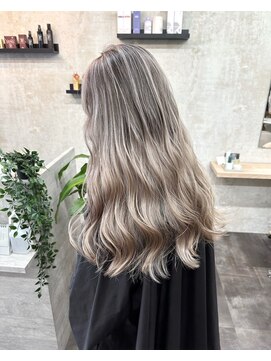 エピ(epi) 髪質改善/レイヤー/ハイライト/縮毛矯正/20代/30代/40代