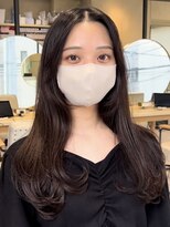 ティア(Tia.)&nbsp;(レイヤーカット/センターパート/内巻き/ロングヘア)