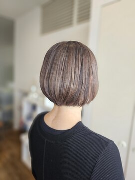 ビフィーノ イーリス 川西店(bifino iris) 切りっぱなし丸みボブ