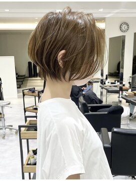 バンプ ギンザ(BUMP GINZA) 30代40代50代大人ショート髪型丸顔前髪なし似合わせ 安
