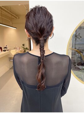 アーバン(URBAN.) 【編み下ろしタイトアレンジ】KANAKO