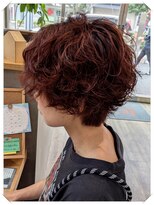 リムヘアーズボウグループ(Rim hairs BEAU group) 軽めショートカットと強めパーマでラフに仕上げる