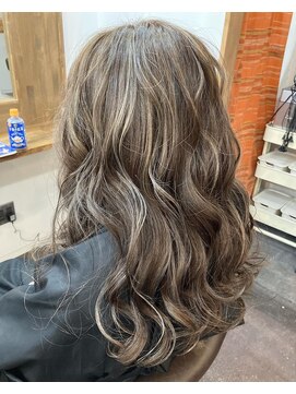 ヴェレ(vere) 立体ハイライトカラー