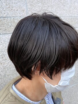 ビーハイブ ギフト(BeeHIVE GIFT) 暗髪マッシュショート