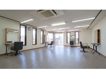 【少人数のプライベートサロン】広々とした空間デザインでゆっくりとお過ごしください！