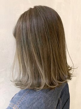 アイティーバイアルバム 下北沢店(IT by ALBUM) オリーブグラデーション_アースカラーくびれヘア_ba276701