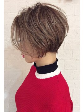 ディコ(Dico) 品のあるイノアカラーとショートボブ