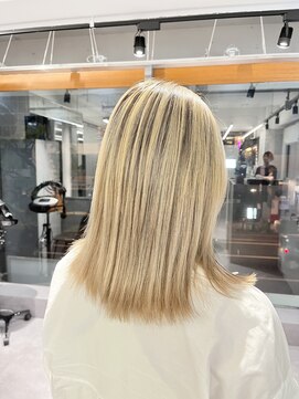 ファイブバイジエクト 堀江(FIVE by The Ect) シャドールーツバレイヤージュ