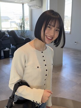 ケリーアン 太田(kelly.un) 黒髪ミニボブ / ロブ / ぱっつん前髪 / 切りっぱなしボブ