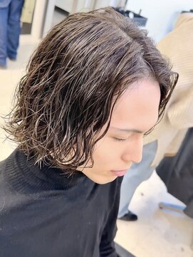 ウェイビーエフティフィフス 横浜西口(WAVEY ft.fifth) メンズボブ波巻きスパイラルパーマメンズパーマセンターパート