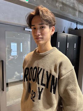 アン(Un) センターパート/メンズブリーチ/ミルクティーベージュ