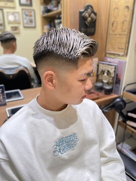 フォーコーナーズ(Four Corners) フェードカット