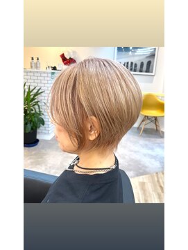 アグ ヘアー ナッツ 秦野店(Agu hair nuts) 白髪を活かす　ハイトーン×ショート◎秦野ショート