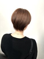 オルフェ(ORPHE)&nbsp;【襟足は柔らかくギザギザに収まるショート】