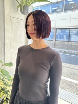 オムズドット(om's dot) 切りっぱなしボブ　赤髪ボブ　タッセルボブ