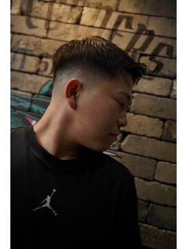 フォーコーナーズカットショップスリーセント 栄(FourCornersCutShop 3/cent) フェードショート