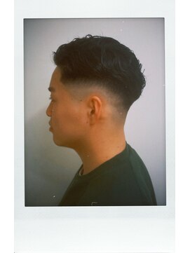 エイル(AILE) 7:3スキンフェード!ラルフカールでマイルドに!