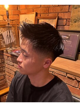 フォーコーナーズ(Four Corners) スキンフェードツーブロック刈り上げジェットモヒカンマンバン