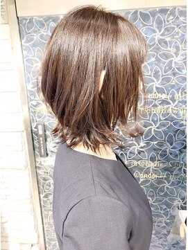 ミッシェル アフロート(michelle afloat) 20代30代40代50代ラウンドCカーブカット×ふんわり外ハネボブ