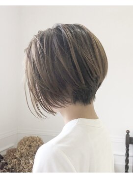 リリー ヘアー デザイン(LILY HAIR DESIGN) 前下がりショートスタイル