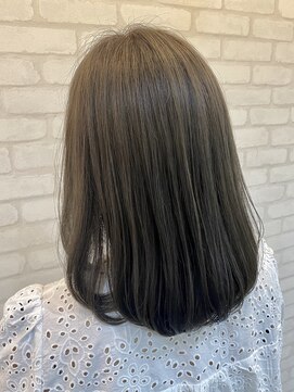 イソラブル(ISOLA-blu) 20代30代40代オリーブベージュ寒色系カラー大人ボブ透明感小顔