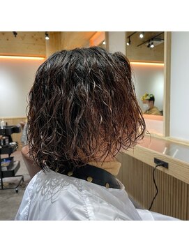 クオル 立川(QOL) 波巻きスパイラルパーマセンターパート波巻きパーマツーブロック